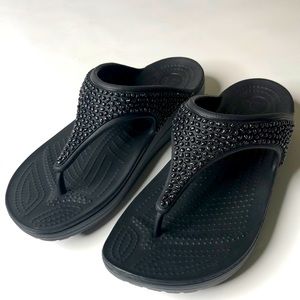 NWOT Crocs Women Sloane Embellished Flip Flop